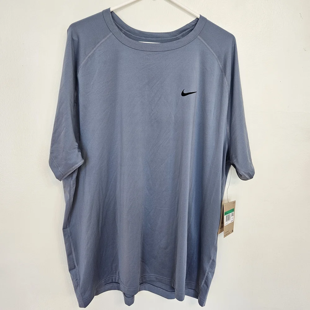 Nike Men's Gray Short Sleeve Tee